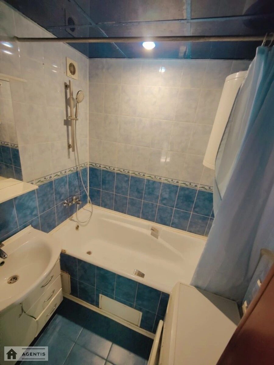 Здам квартиру 2 кімнати, 65 m², 7 пов./10 поверхів. Валерія Лобановського просп. (Червонозоряний), Київ. 