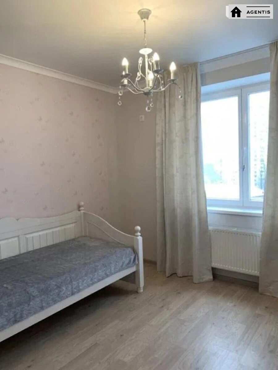 Сдам квартиру 3 комнаты, 124 m², 10 эт./22 этажа. 7, Івана Гонти вул., Киев. 