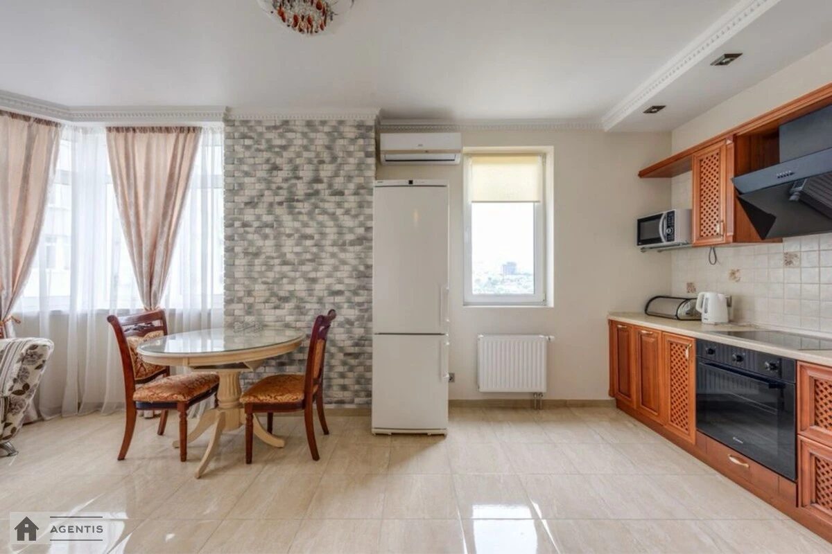 Сдам квартиру 1 комната, 45 m², 15 эт./23 этажа. 3, Феодосийская 3, Киев. 