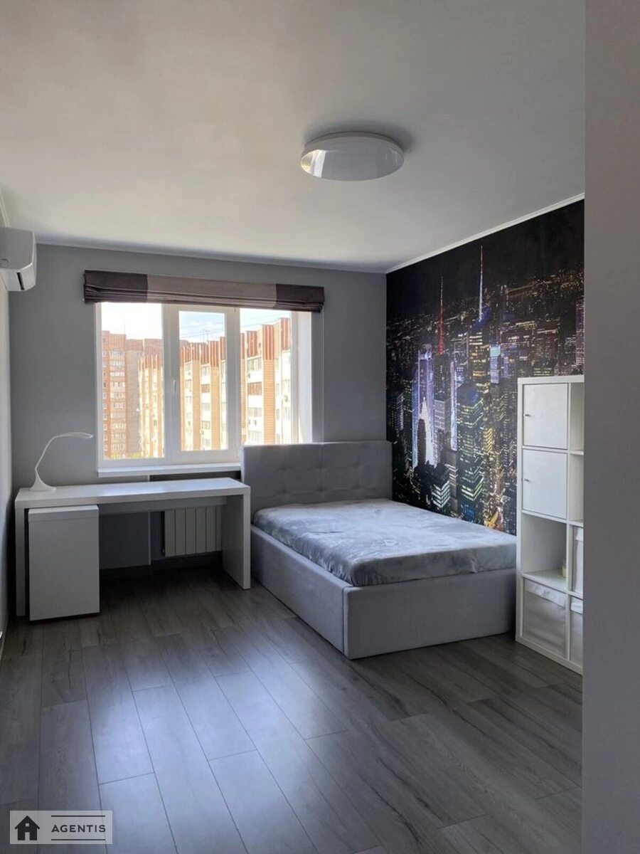 Apartment for rent 3 rooms, 72 m², 13th fl./16 floors. 15, Golosiyivskiy 15, Kyiv. 