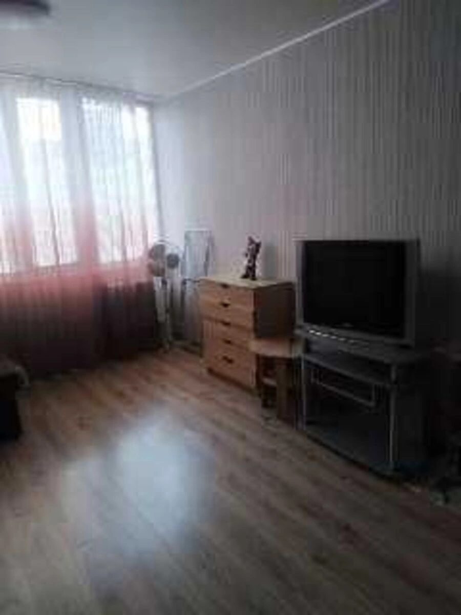 Apartment for rent 1 room, 31 m², 13th fl./16 floors. 15, Kharkivske 15, Kyiv. 