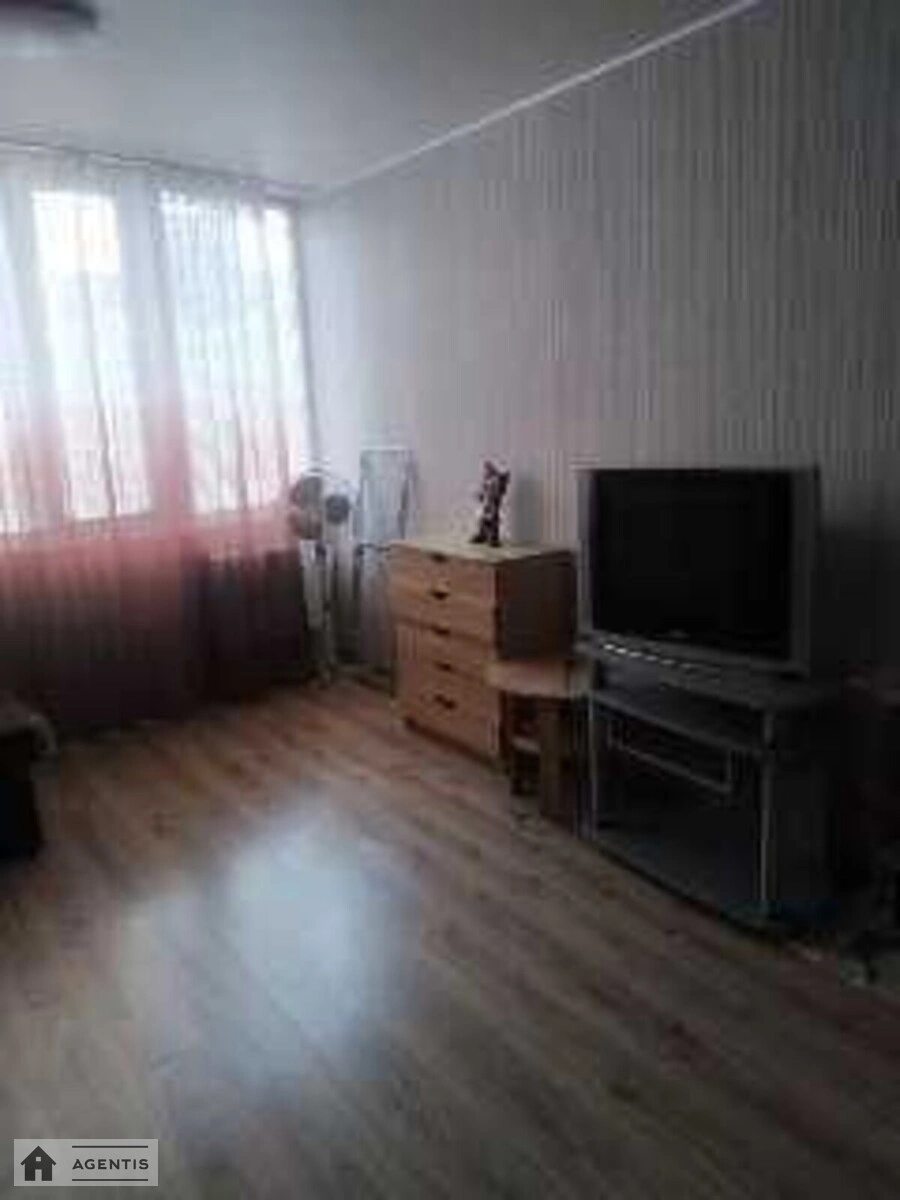 Apartment for rent 1 room, 31 m², 13th fl./16 floors. 15, Kharkivske 15, Kyiv. 