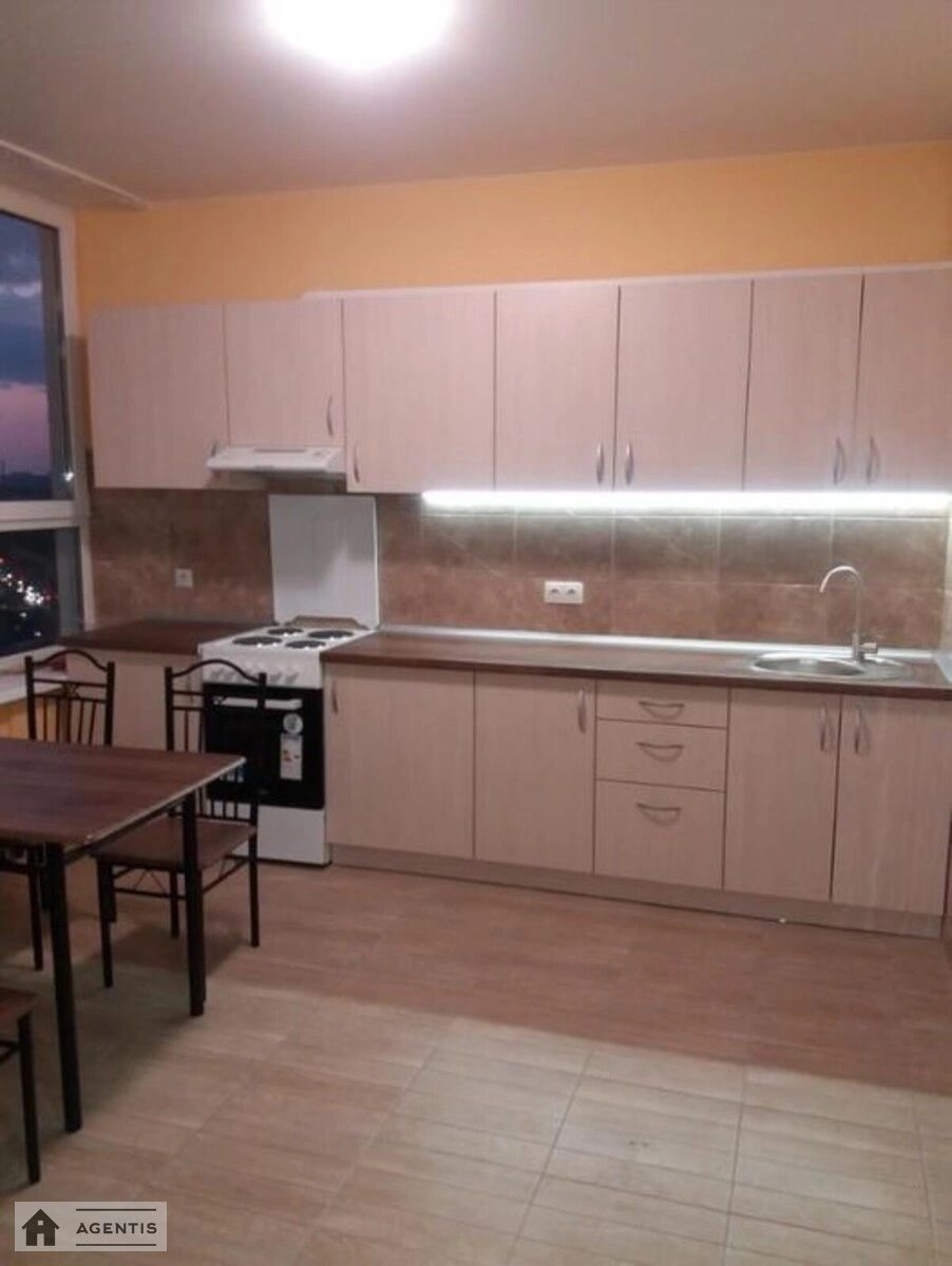 Apartment for rent 5 rooms, 132 m², 25th fl./26 floors. 27, Krakivska 27, Kyiv. 