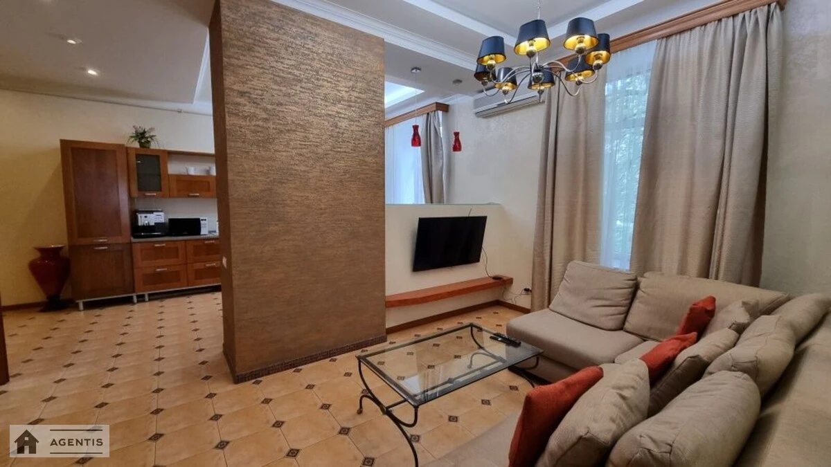 Apartment for rent 3 rooms, 82 m², 3rd fl./7 floors. Zankovetckoyi 4, Kyiv. 