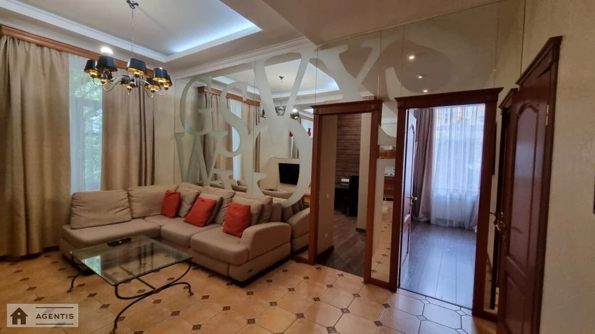 Apartment for rent 3 rooms, 82 m², 3rd fl./7 floors. Zankovetckoyi 4, Kyiv. 