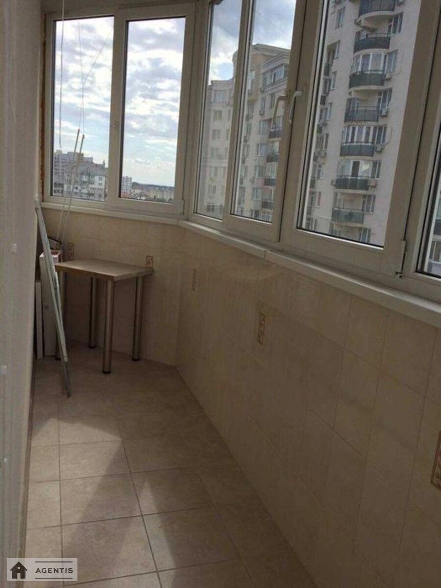 Apartment for rent 3 rooms, 101 m², 11th fl./15 floors. 3, Stepana Rudnytskoho vul., Kyiv. 