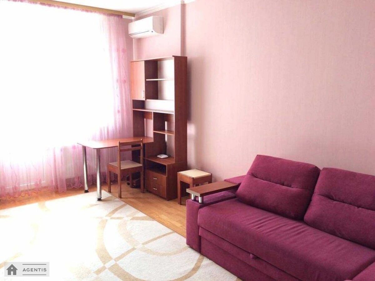 Apartment for rent 3 rooms, 101 m², 11th fl./15 floors. 3, Stepana Rudnytskoho vul., Kyiv. 