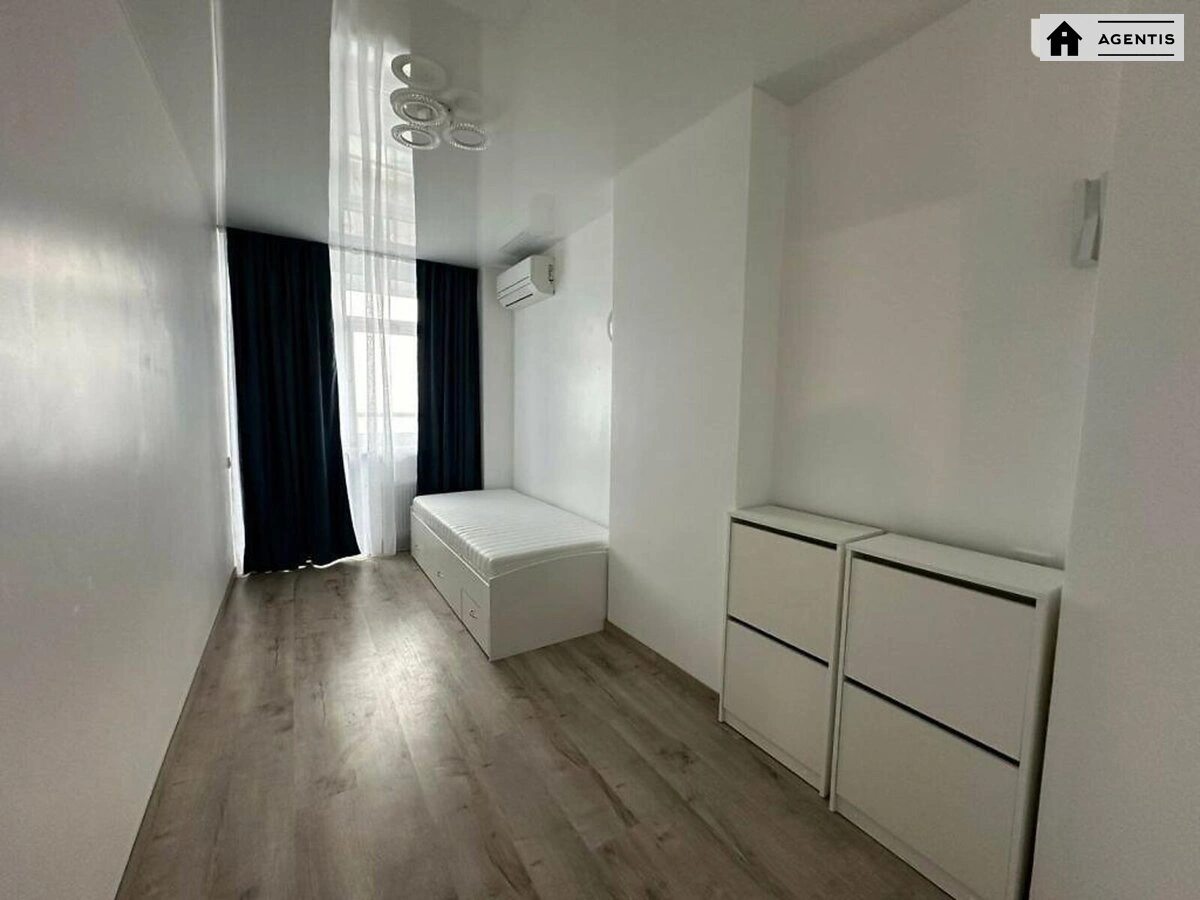 Сдам квартиру 3 комнаты, 90 m², 19 эт./26 этажей. 36, Белорусская 36, Киев. 