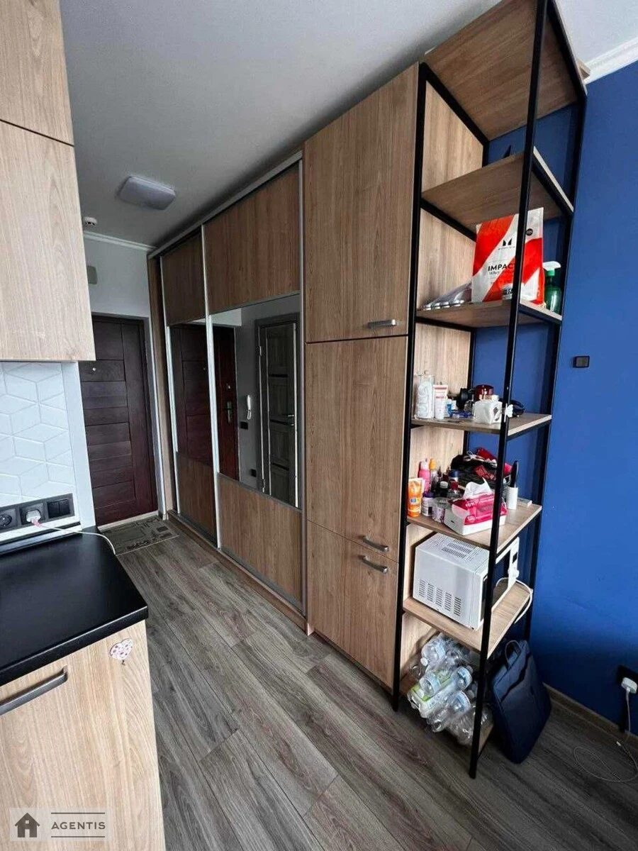 Apartment for rent 1 room, 22 m², 3rd fl./7 floors. Regeneratorna 4, Kyiv. 