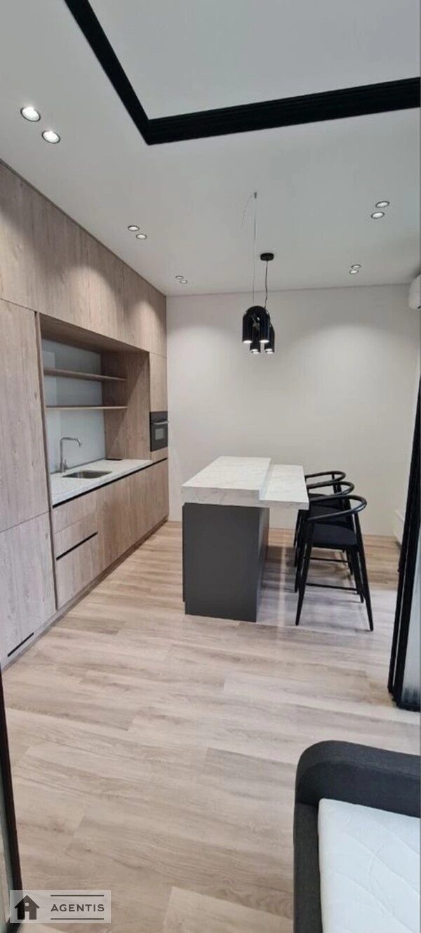 Сдам квартиру 1 комната, 40 m², 7 эт./8 этажей. 8, Ґарета Джонса вул. (Сімї Хохлових), Киев. 