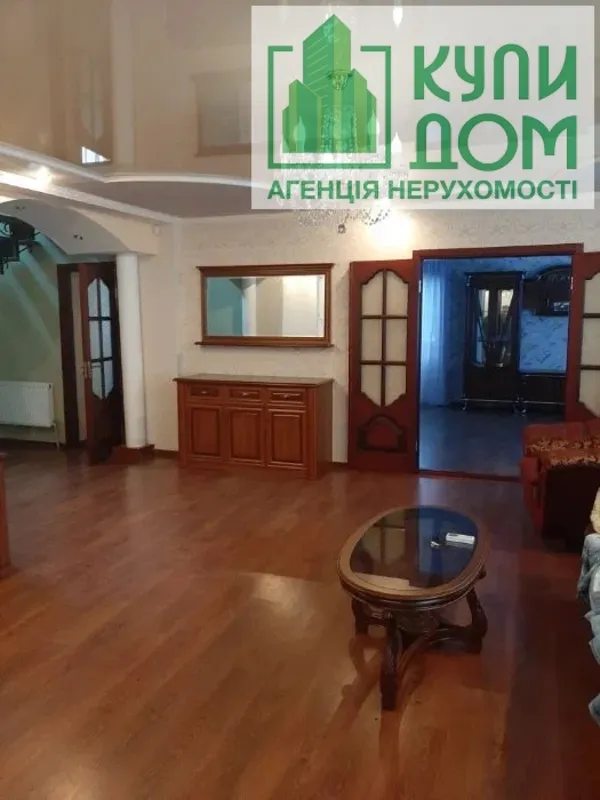 House for sale 270 m², 2 floors. Передмiстя, Kropyvnytskyy. 