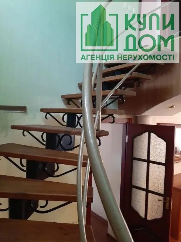 House for sale 270 m², 2 floors. Передмiстя, Kropyvnytskyy. 