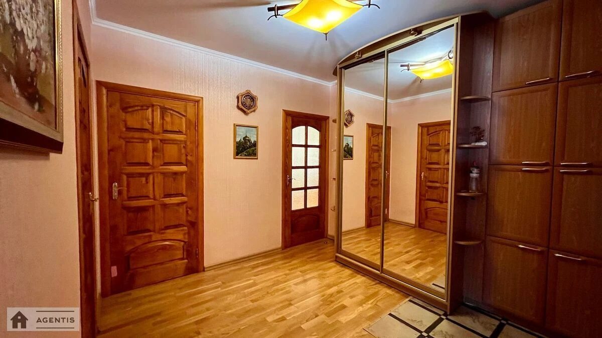 Apartment for rent 3 rooms, 68 m², 12th fl./16 floors. 17, Pravdy 17, Kyiv. 