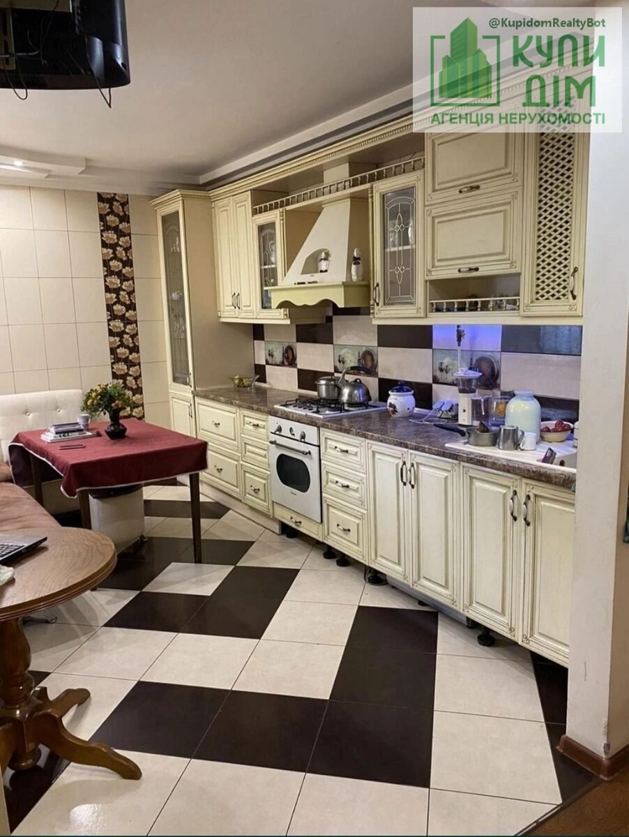 House for sale 140 m², 2 floors. Передмiстя, Kropyvnytskyy. 