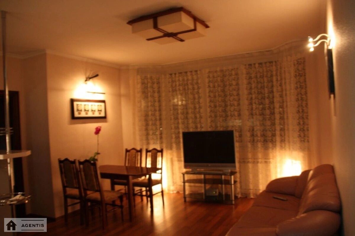 Apartment for rent 2 rooms, 80 m², 14th fl./16 floors. 28, Petra Hryhorenka prosp., Kyiv. 