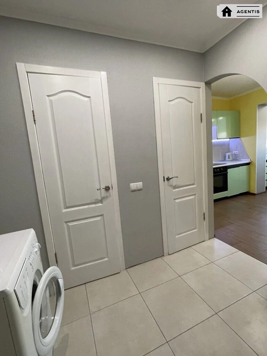 Сдам квартиру 2 комнаты, 65 m², 14 эт./16 этажей. 8, Оноре де Бальзака вул., Киев. 