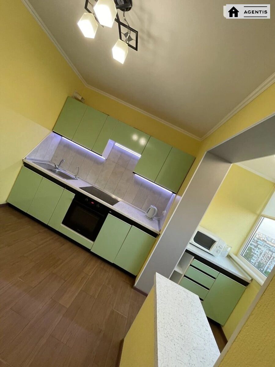 Сдам квартиру 2 комнаты, 65 m², 14 эт./16 этажей. 8, Оноре де Бальзака вул., Киев. 