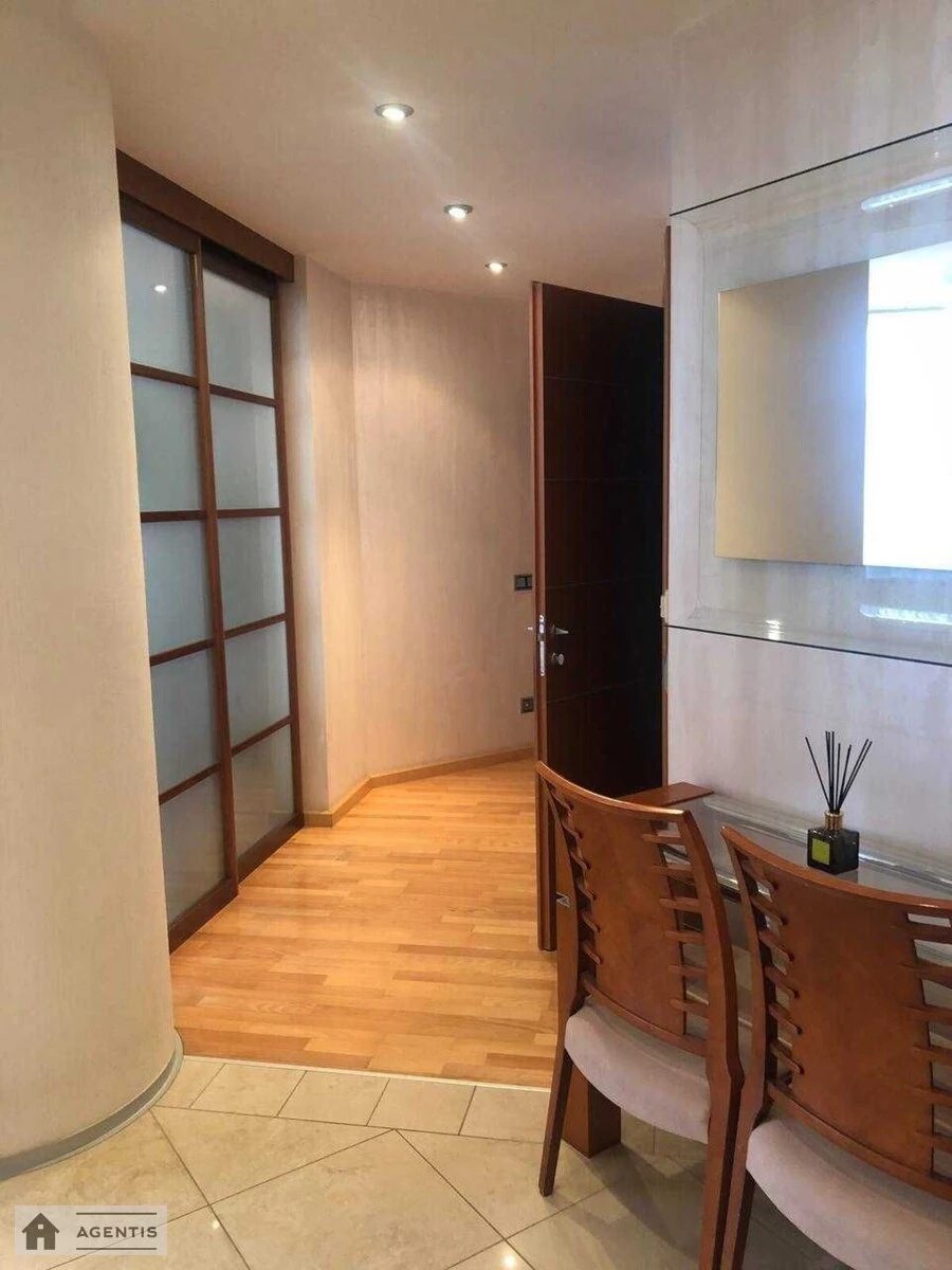 Apartment for rent 3 rooms, 158 m², 13th fl./16 floors. 49, Volodymyrska 49, Kyiv. 