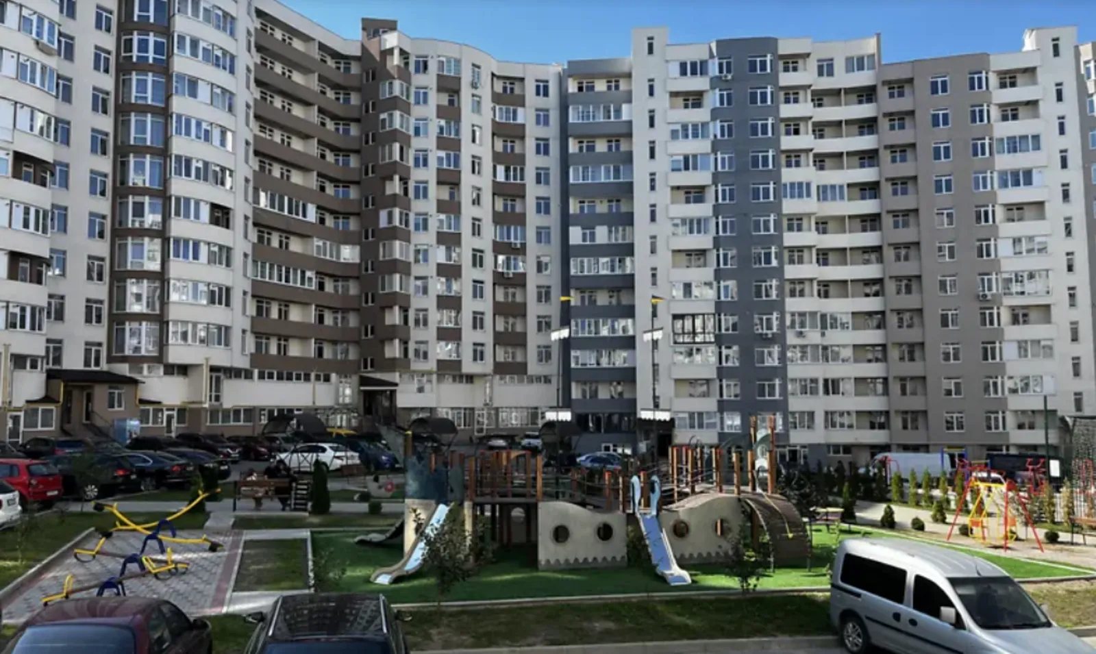 Продаж 3к квартири 96 кв. м на вул. Київська