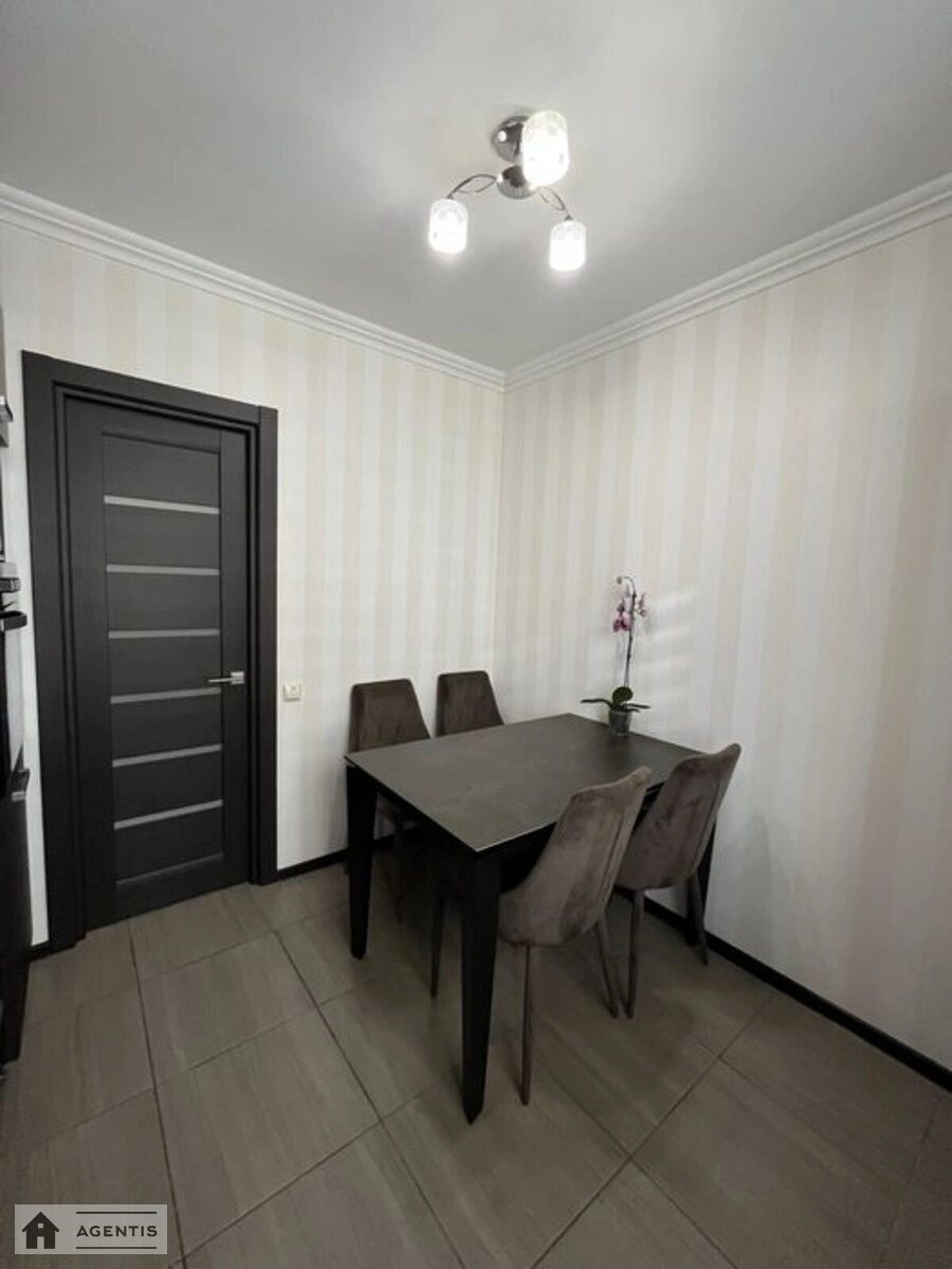 Apartment for rent 2 rooms, 52 m², 14th fl./16 floors. 40, Klavdiyivska 40, Kyiv. 