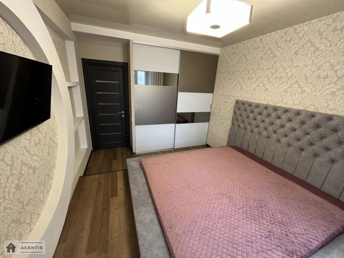 Сдам квартиру 2 комнаты, 52 m², 14 эт./16 этажей. 40, Клавдиевская 40, Киев. 