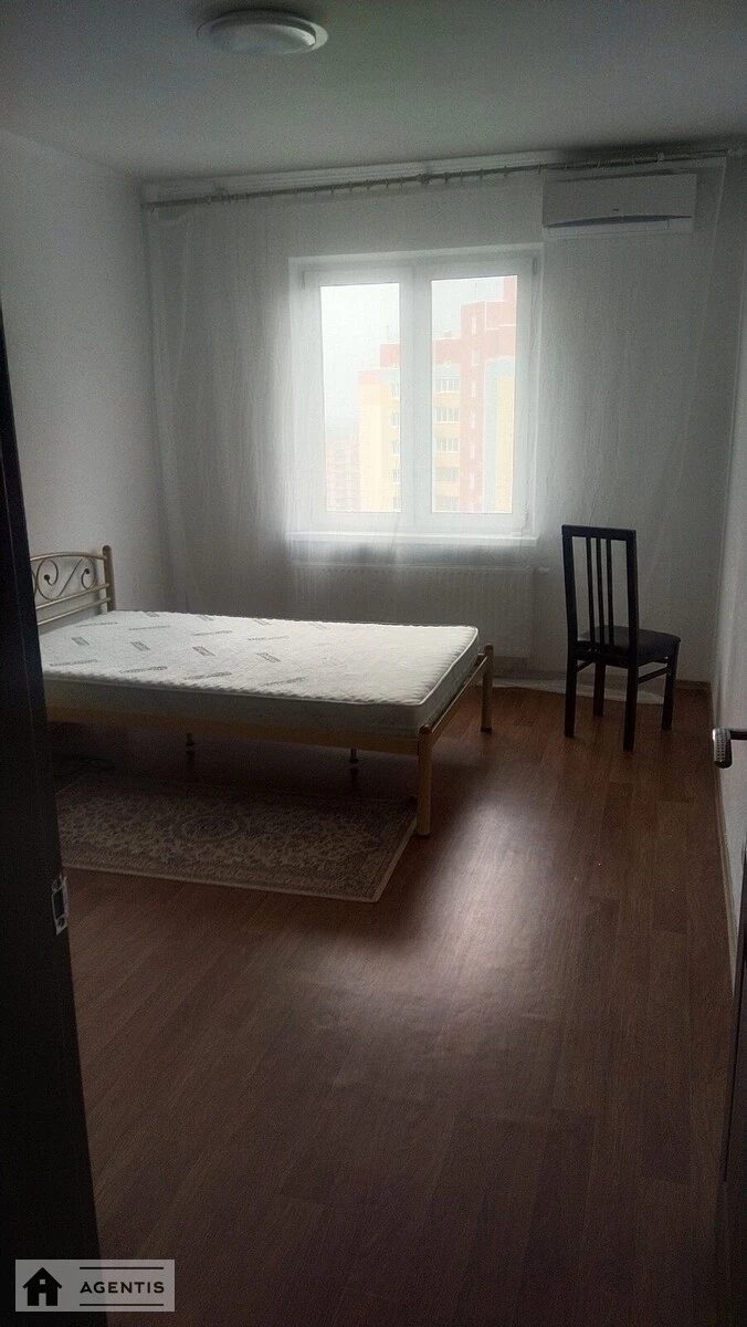 Apartment for rent 3 rooms, 82 m², 24th fl./24 floors. Solomyanskyy rayon, Kyiv. 