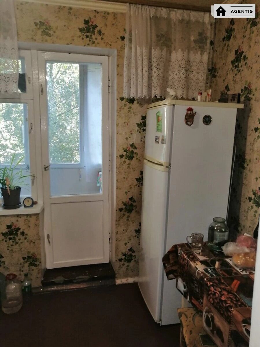 Здам квартиру 1 кімната, 41 m², 3 пов./9 поверхів. 2, Академіка Кіпріанова вул., Київ. 