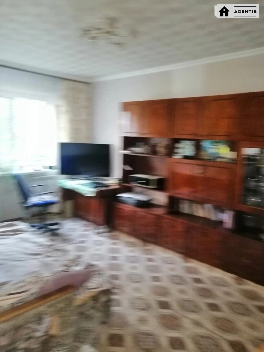 Здам квартиру 1 кімната, 41 m², 3 пов./9 поверхів. 2, Академіка Кіпріанова вул., Київ. 