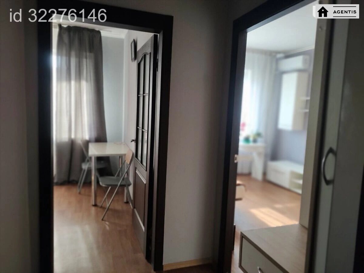 Apartment for rent 1 room, 38 m², 13th fl./25 floors. 16, Borysa Hmyri vul., Kyiv. 