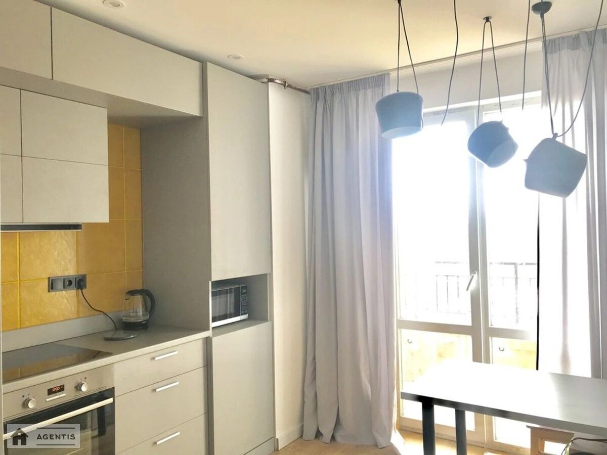 Сдам квартиру 1 комната, 48 m², 8 эт./10 этажей. 21, Ватутіна , Вишневое. 