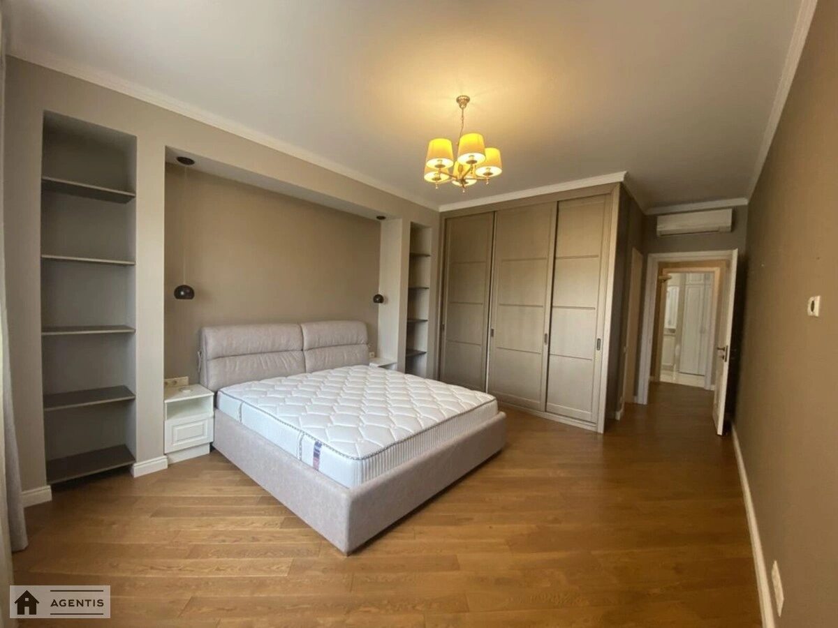 Сдам квартиру 3 комнаты, 150 m², 14 эт./25 этажей. 72, Антоновича вул. (Горького), Киев. 