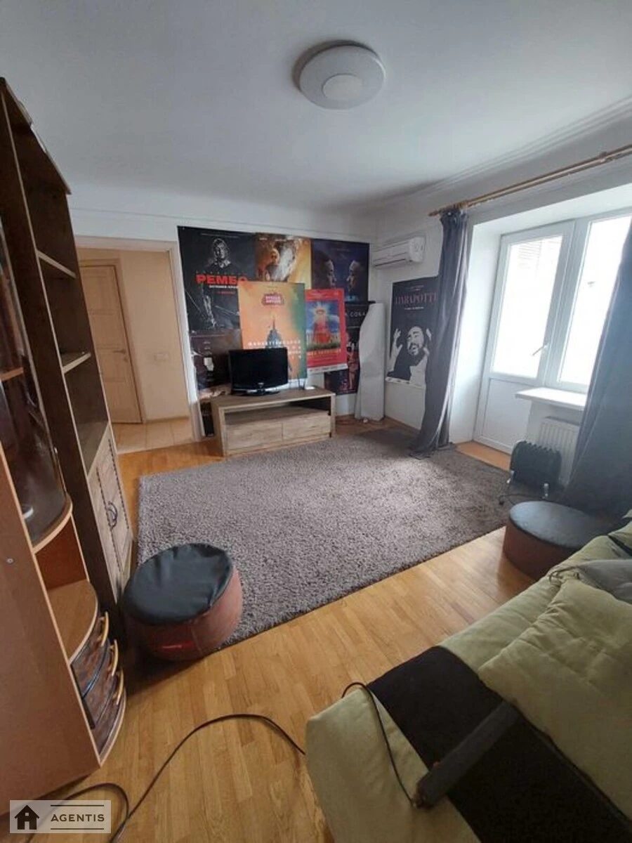 Сдам квартиру 2 комнаты, 44 m², 9 эт./9 этажей. Шевченковский район, Киев. 