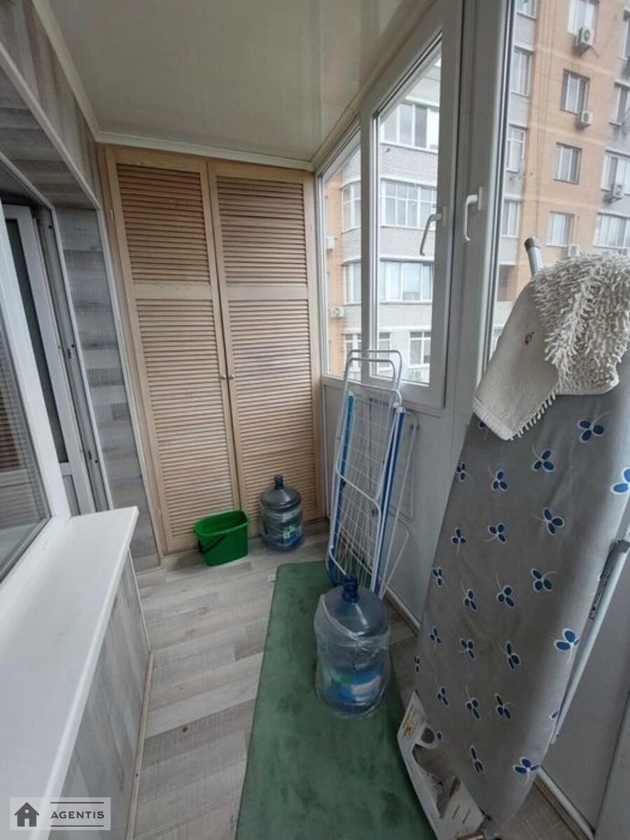 Apartment for rent 2 rooms, 44 m², 9th fl./9 floors. Shevchenkivskyy rayon, Kyiv. 