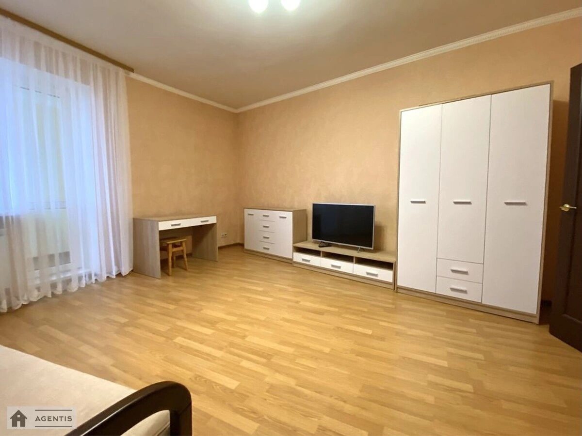 Apartment for rent 1 room, 65 m², 18th fl./25 floors. 12, Sribnokilska 12, Kyiv. 