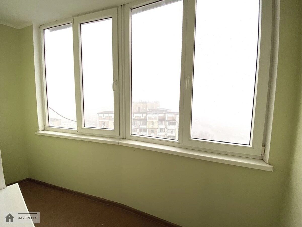 Apartment for rent 1 room, 65 m², 18th fl./25 floors. 12, Sribnokilska 12, Kyiv. 