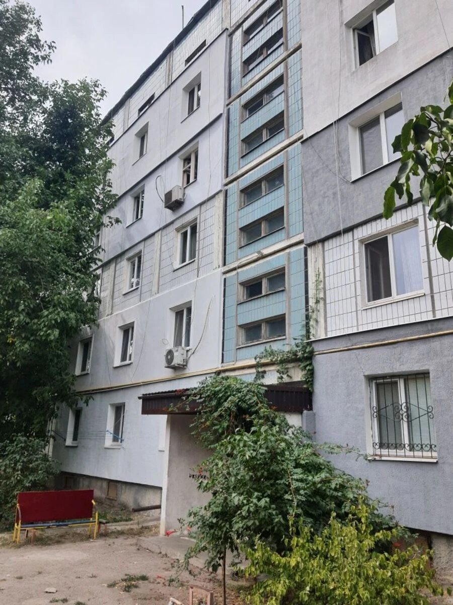 Продаж квартири 1 кімната, 36 m², 4 пов./5 поверхів. Кропивницький. 