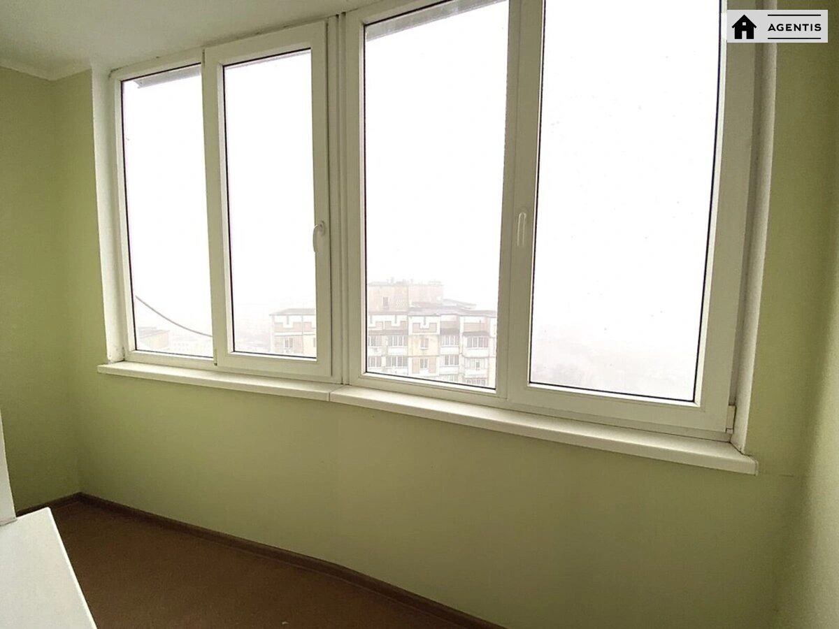 Apartment for rent 1 room, 65 m², 18th fl./27 floors. 12, Sribnokilska 12, Kyiv. 