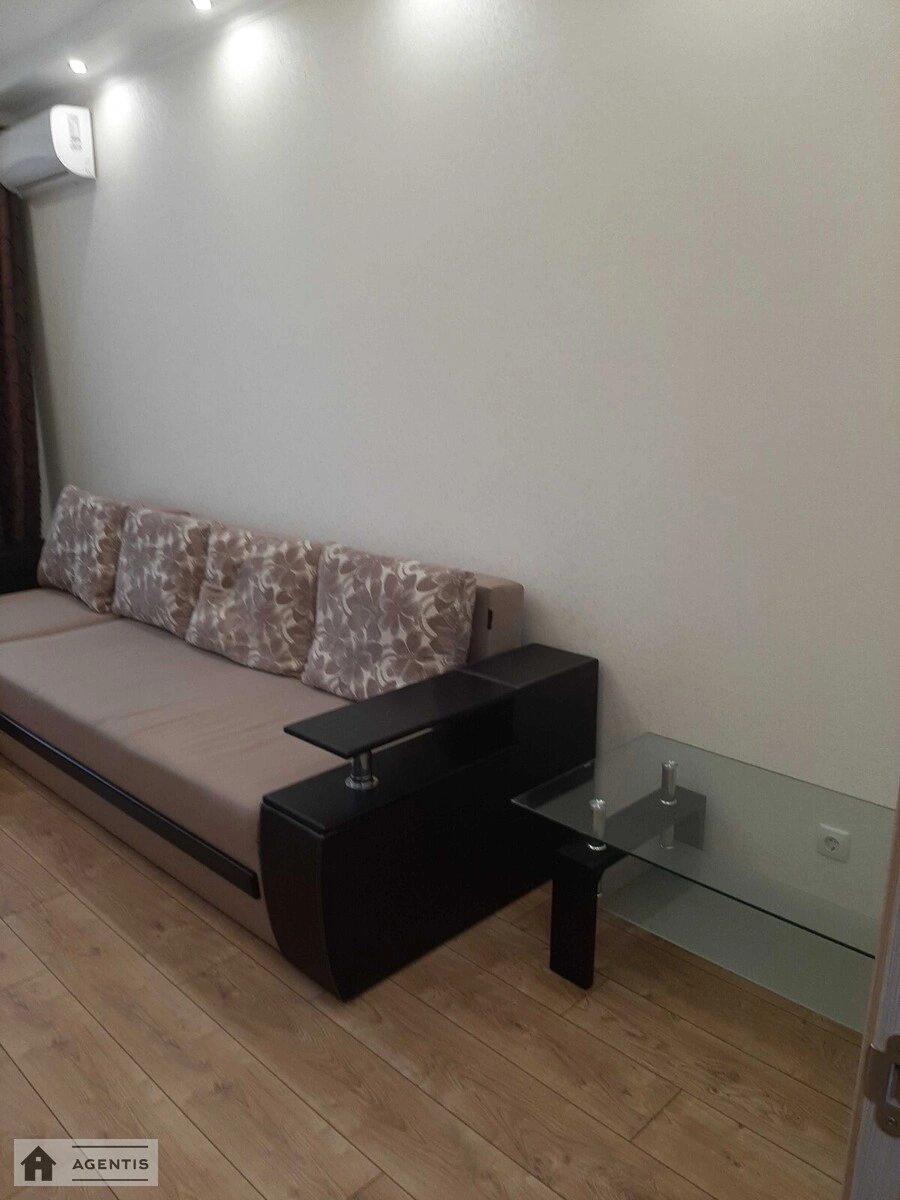 Apartment for rent 1 room, 41 m², 6th fl./25 floors. 62, Kahovska 62, Kyiv. 