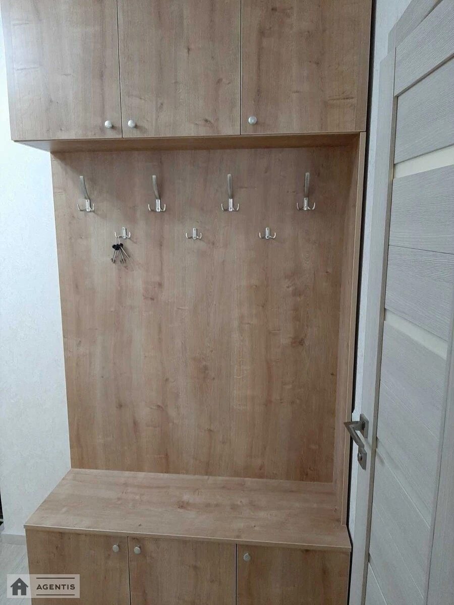 Здам квартиру 1 кімната, 41 m², 6 пов./25 поверхів. 62, Каховська 62, Київ. 