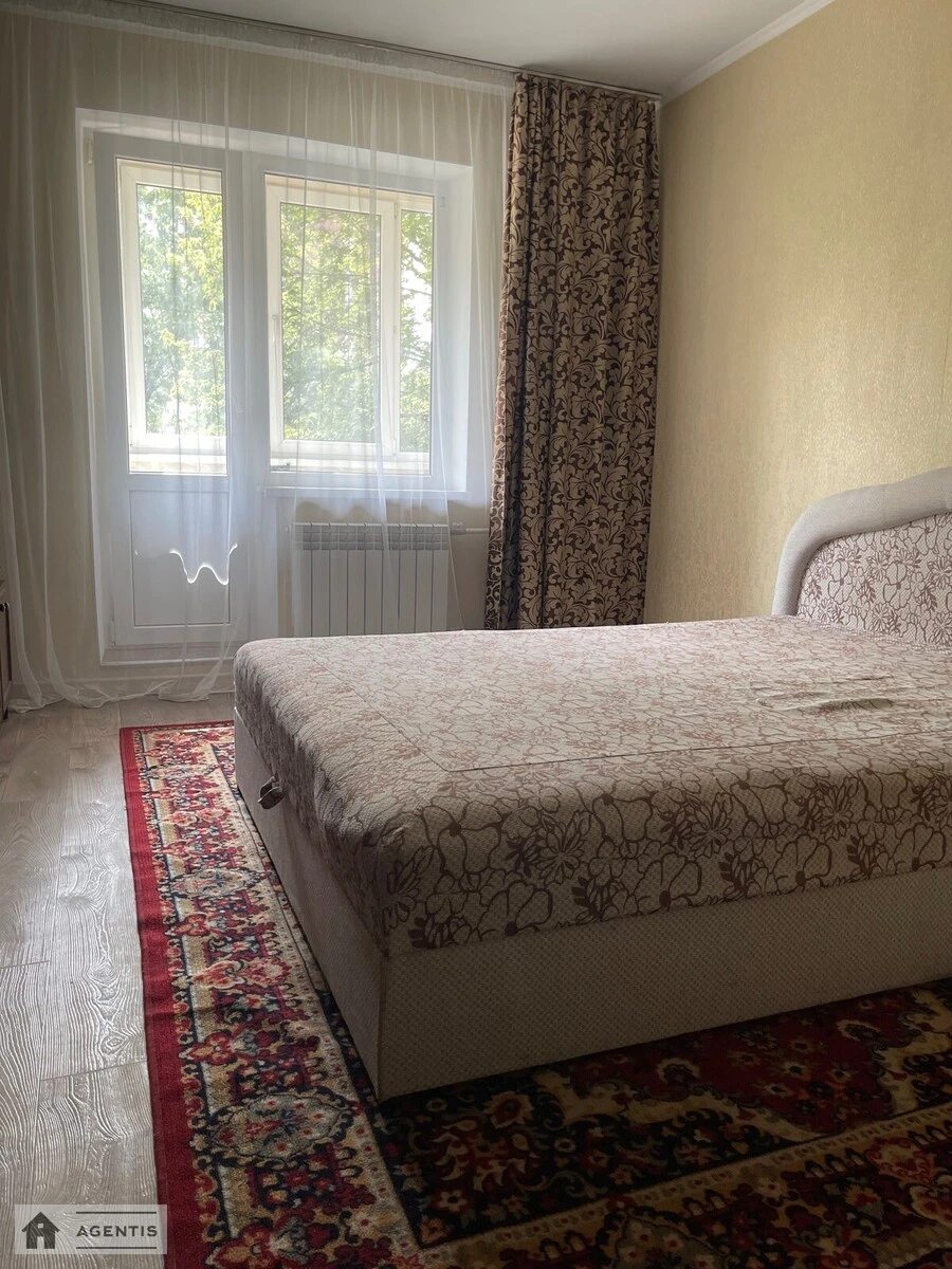 Apartment for rent 3 rooms, 69 m², 3rd fl./9 floors. 18, Akademika Korolova prosp., Kyiv. 