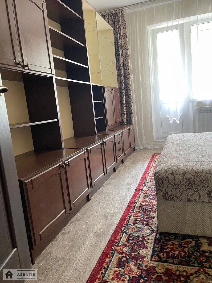 Apartment for rent 3 rooms, 69 m², 3rd fl./9 floors. 18, Akademika Korolova prosp., Kyiv. 