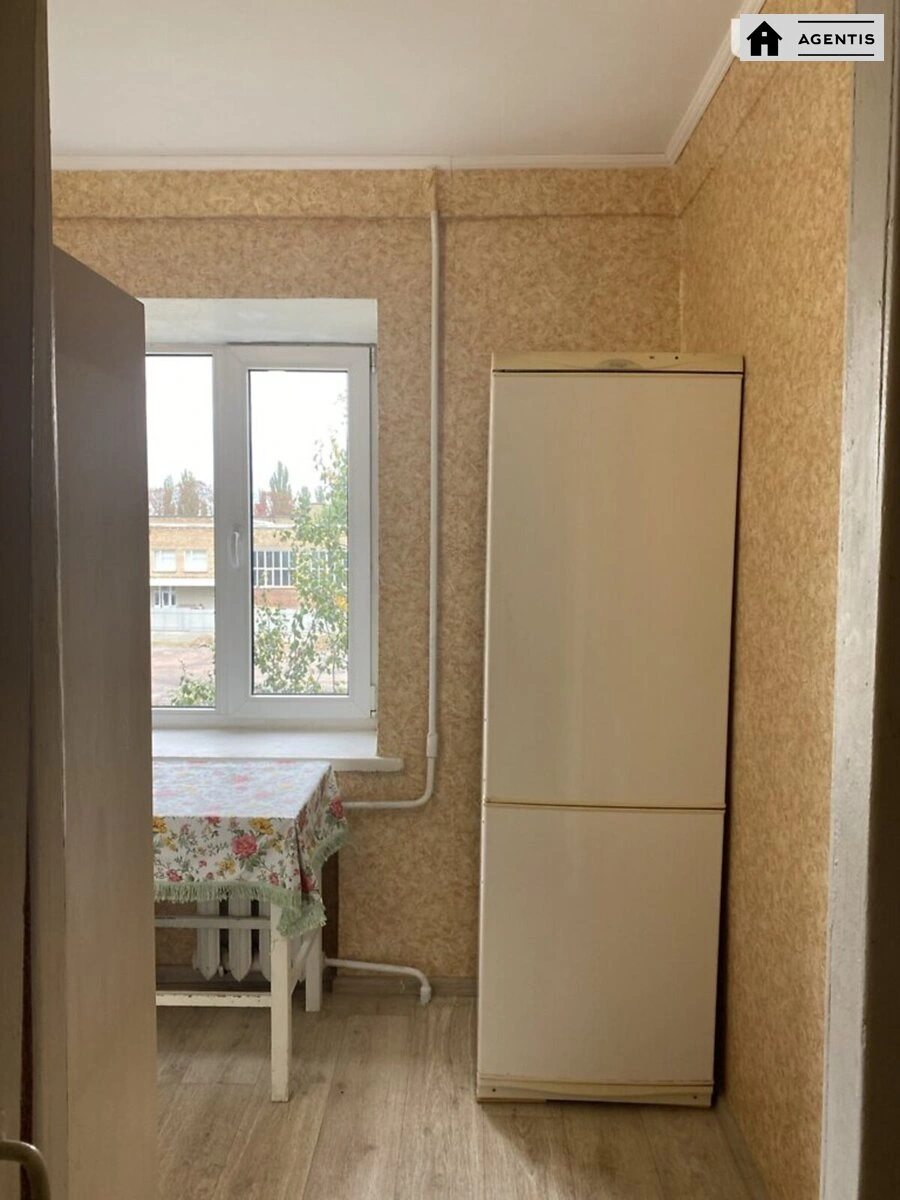 Apartment for rent 2 rooms, 52 m², 4th fl./9 floors. 60, Zodchyh 60, Kyiv. 