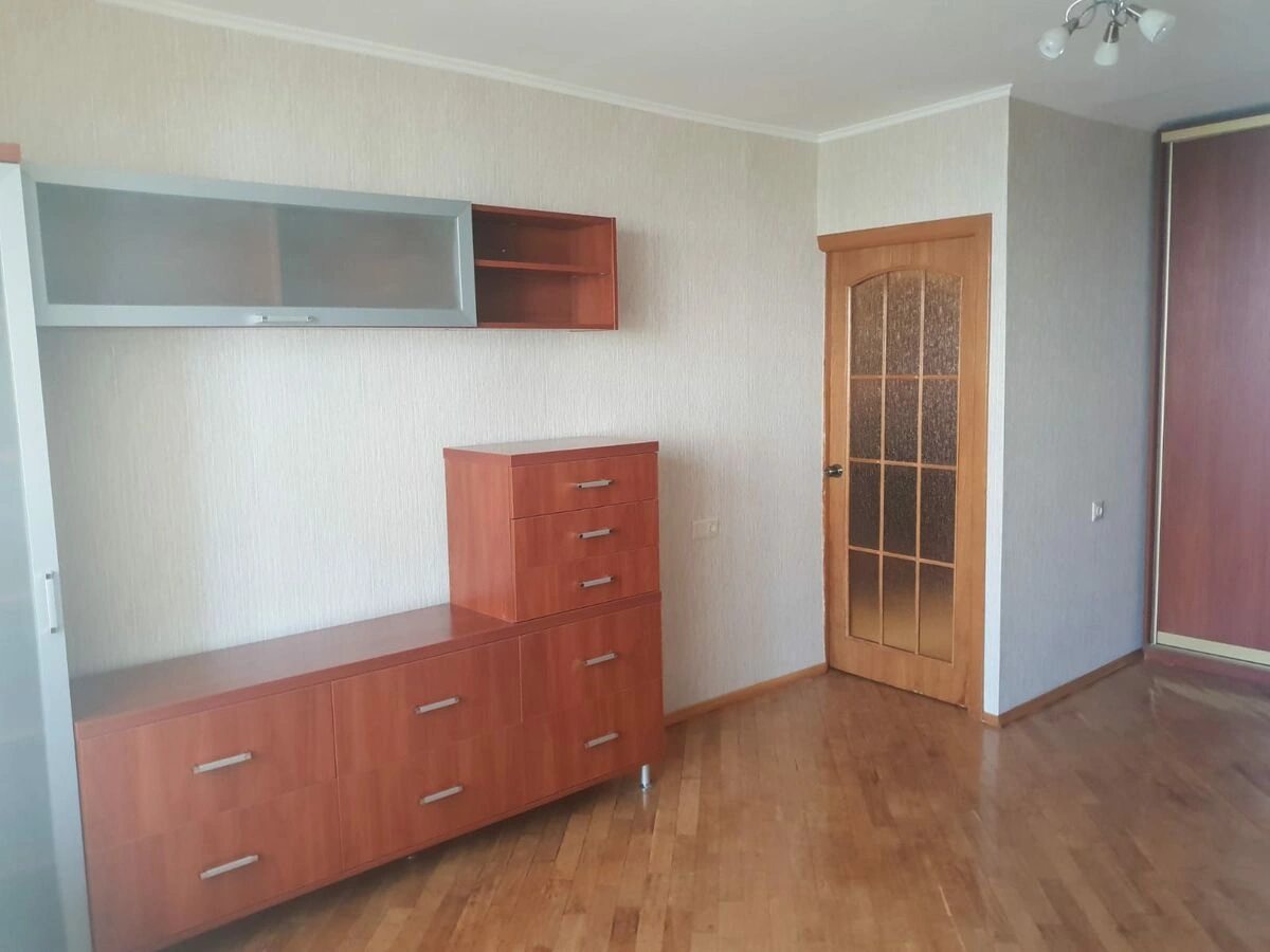 Apartment for rent 1 room, 35 m², 7th fl./9 floors. Demiyivska, Kyiv. 