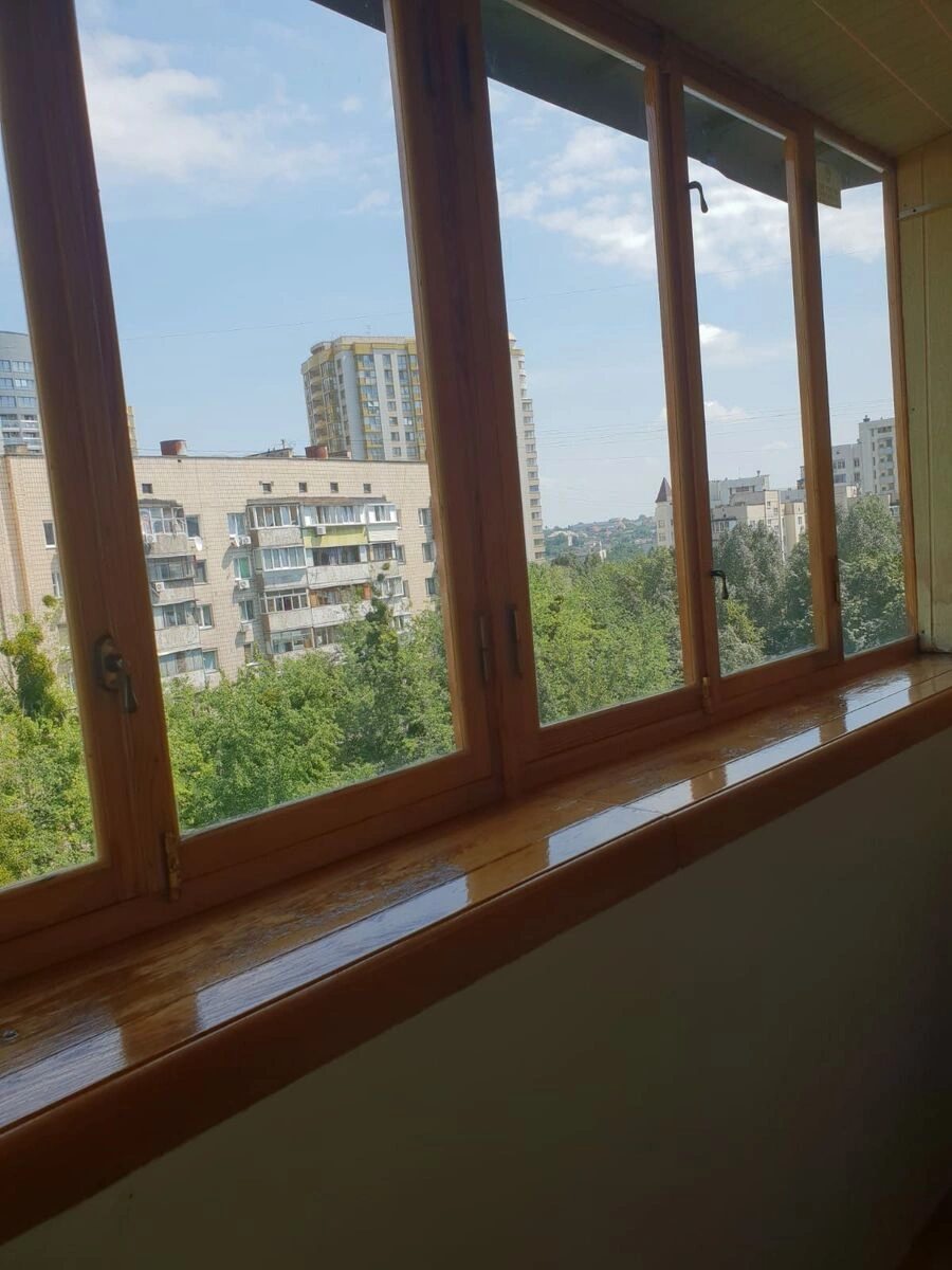 Apartment for rent 1 room, 35 m², 7th fl./9 floors. Demiyivska, Kyiv. 