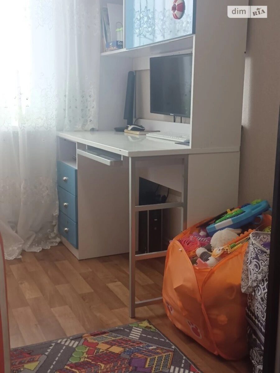 Apartments for sale 2 rooms, 43 m², 5th fl./5 floors. Kropyvnytskyy. 