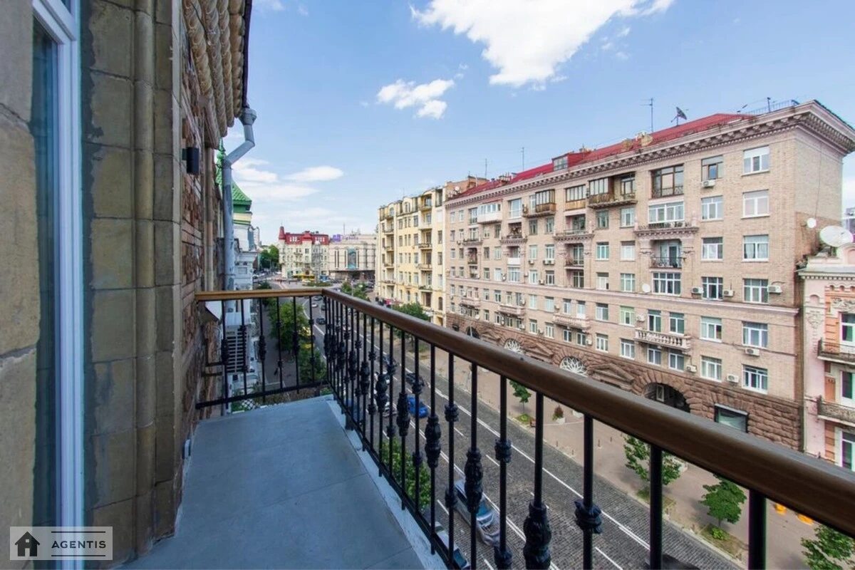 Apartment for rent 3 rooms, 70 m², 6th fl./7 floors. 36, Velyka Vaselkivska 36, Kyiv. 