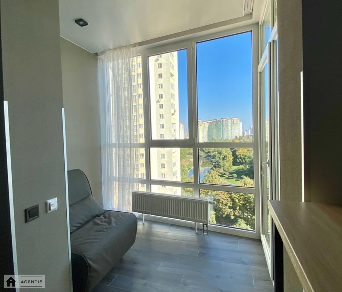 Apartment for rent 1 room, 51 m², 12th fl./23 floors. 35, Geroyiv Sevastopolya 35, Kyiv. 