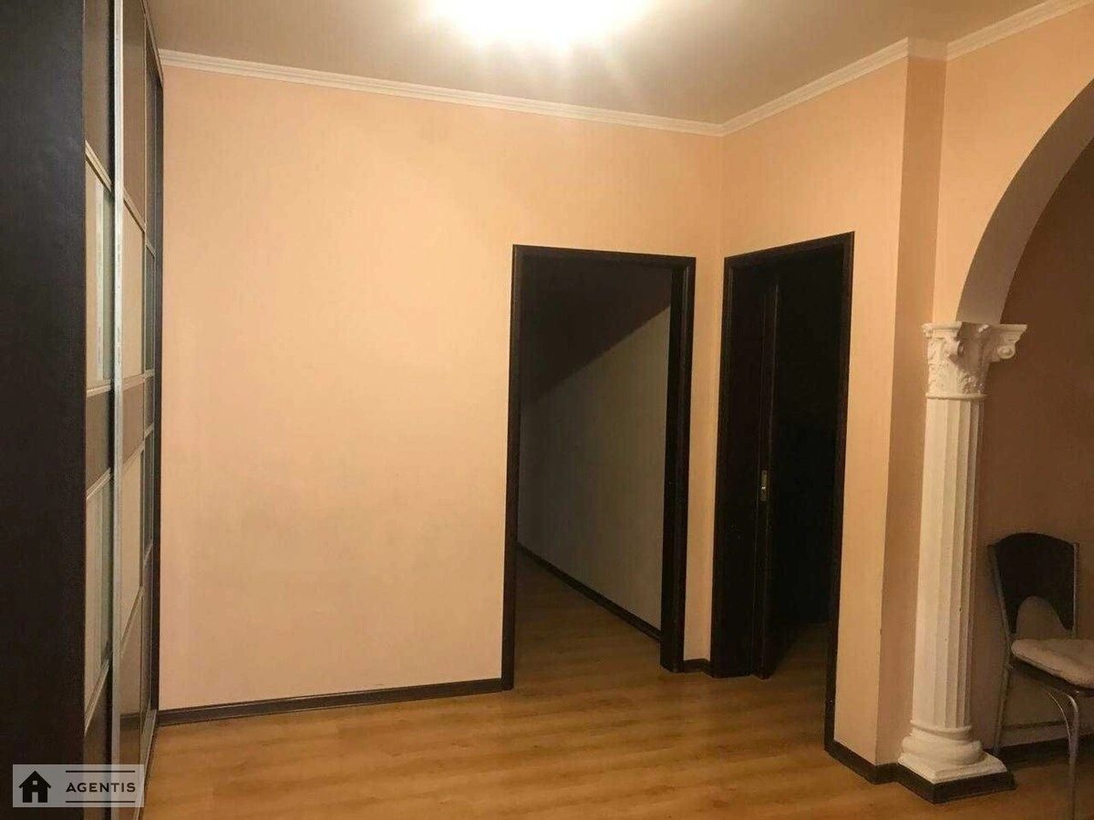 Сдам квартиру 2 комнаты, 72 m², 7 эт./20 этажей. 13, Генерала Генадія Воробйова вул. (Курська), Киев. 