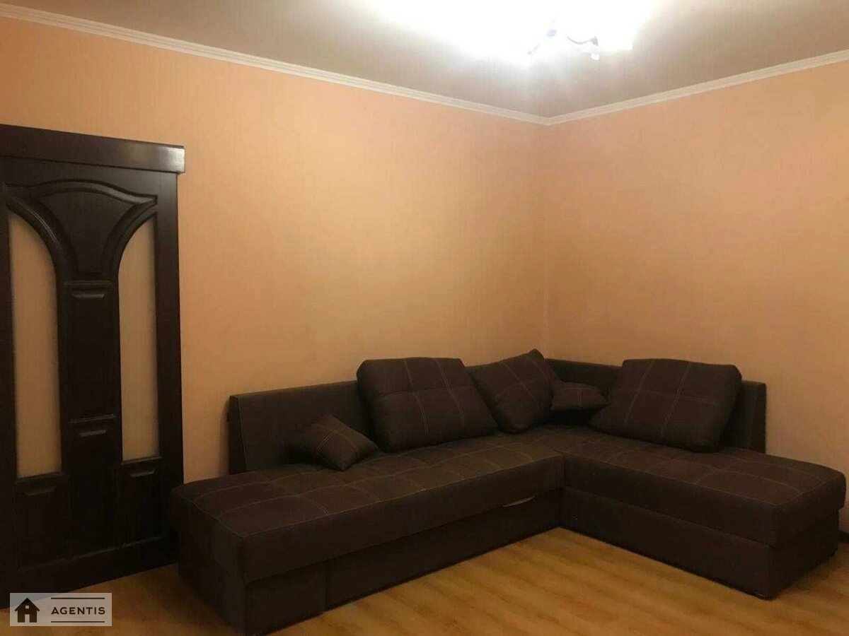 Сдам квартиру 2 комнаты, 72 m², 7 эт./20 этажей. 13, Генерала Генадія Воробйова вул. (Курська), Киев. 