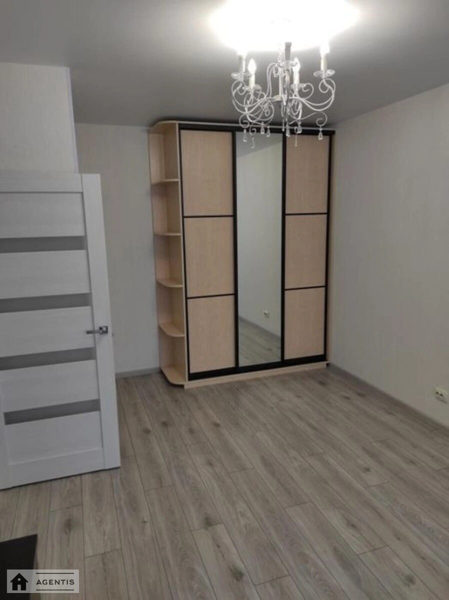 Сдам квартиру 1 комната, 44 m², 4 эт./16 этажей. 28, Сергія Данченка вул., Киев. 